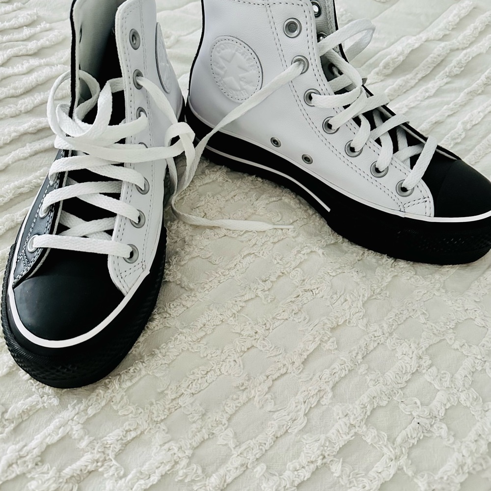 Brand new in box never worn custom black and white leather platform Converse❤️ - Picture 4 of 9